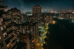 The Pinnacle 29   Service Appartment on 29th floor
