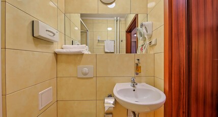 Best Western Hotel Portos Room Type - 3 Single Beds, Non-Smoking, Luxury Room, Coffee Maker