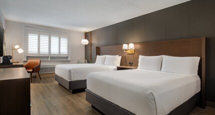 Holiday Inn & Suites ST. CATHARINES CONF CTR Room Type - 2 Queen Standard