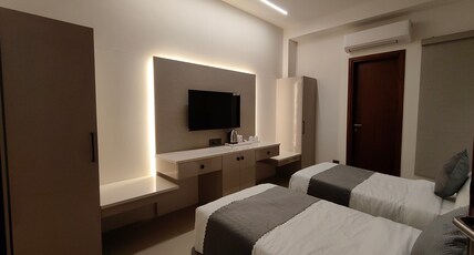 RADIANCE HOTEL Room Type - Executive Twin RADIANCE HOTEL Room Type - Executive Twin
