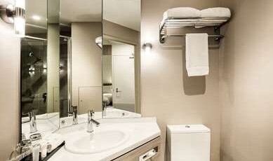 ibis Mackay Room Type - Standard Room 1 King Bed