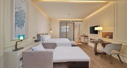 Hilton Dalian Golden Pebble Beach Resort Room Type - KING DLX ROOM W SOFA BED