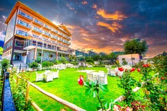 Sun Park Boutique & Spa (Centrally Heated)