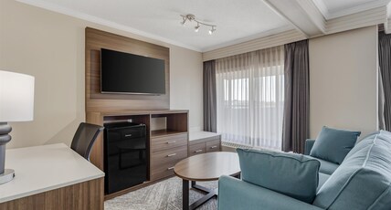 Best Western Cedar Park Inn Room Type - 1 King Bed, Non-Smoking, Larger Room, Sofabed, Refrigerator, Wi-Fi, Full Breakfast Best Western Cedar Park Inn Room Type - 1 King Bed, Non-Smoking, Larger Room, Sofabed, Refrigerator, Wi-Fi, Full Breakfast