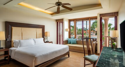 Centara Grand Beach Resort Phuket Room Type - Deluxe King