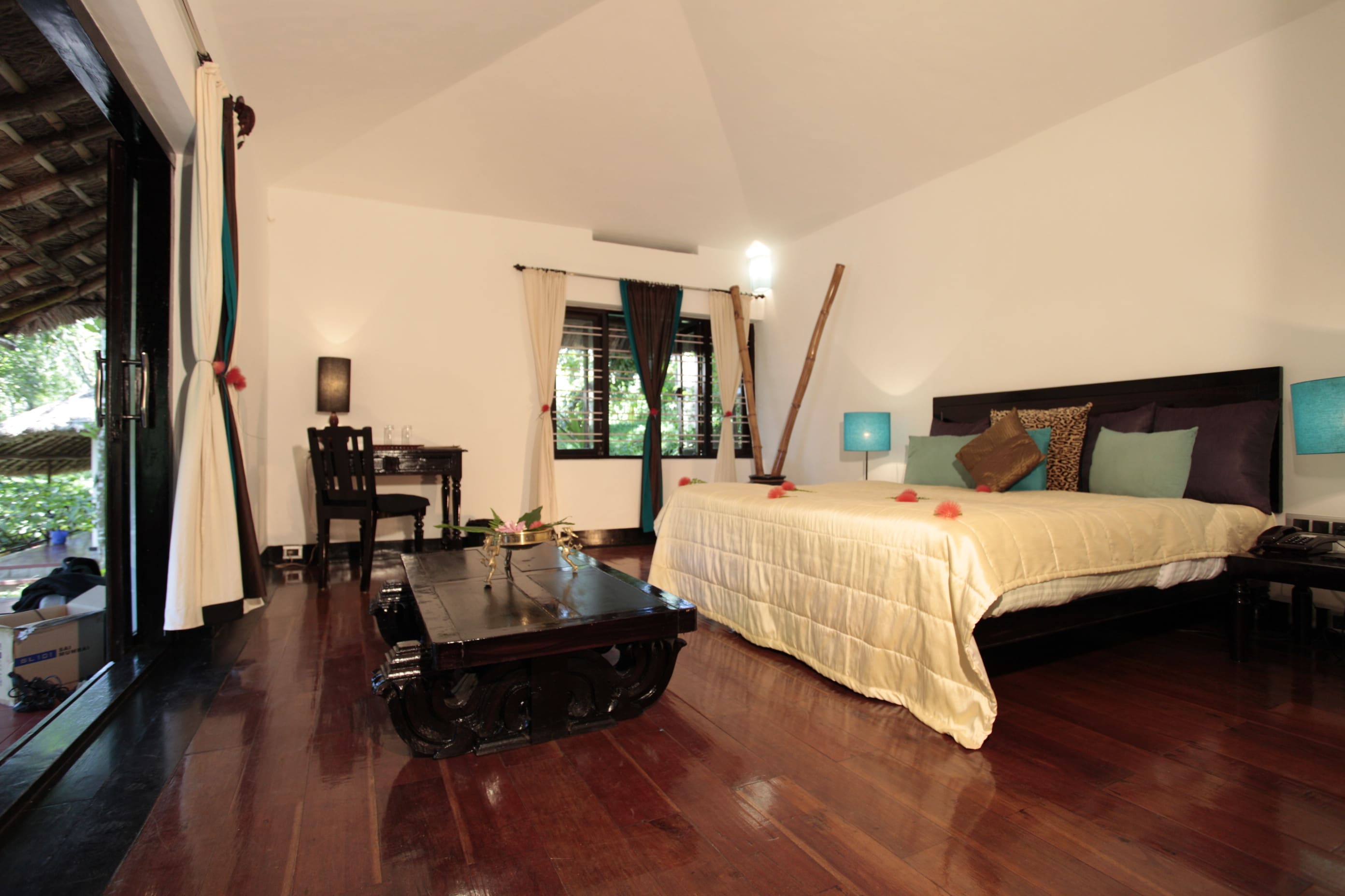 Amritara Shalimar Spice Garden Resort & Spa - Tap to explore photos