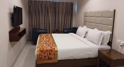 Hotel Mourya Inn Room Type - Premier Delux Room