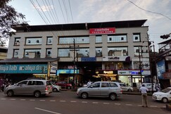 Marhaba Tourist Home Kunnamangalam