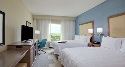 Hampton Inn by Hilton Snyder TX Room Type - 2 QNS MICROWV FRIDGE NS
