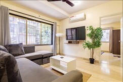 Cozy & Spacious 2BHK Off Carter Road