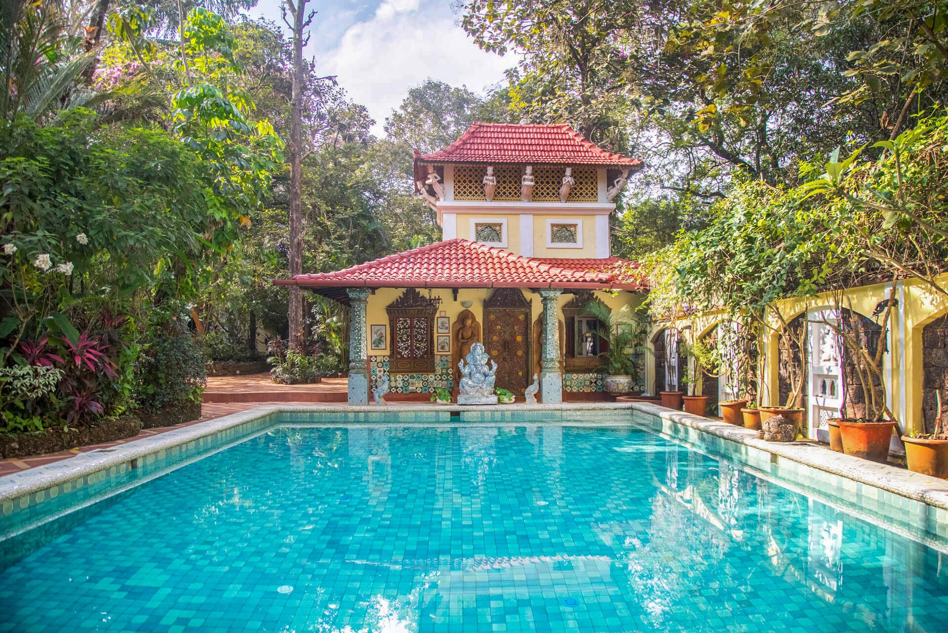 LohonoStays IshaVilas 7 Bedroom - Tap to explore photos