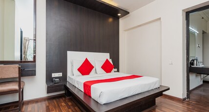 Hotel Balwas Surat Room Type - Suite Room (4X)