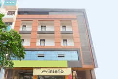Super OYO 77736 Hotel Starlight