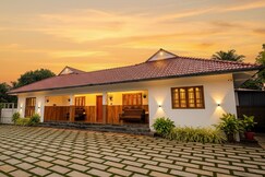 Entire 3 bedroom villa near the beach