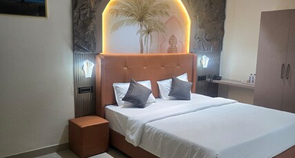 Hotel Surya Avenue Room Type - Deluxe Room Hotel Surya Avenue Room Type - Deluxe Room