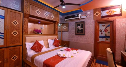 Hotel Shri Swarna's Palace Room Type - Executive AC Room
