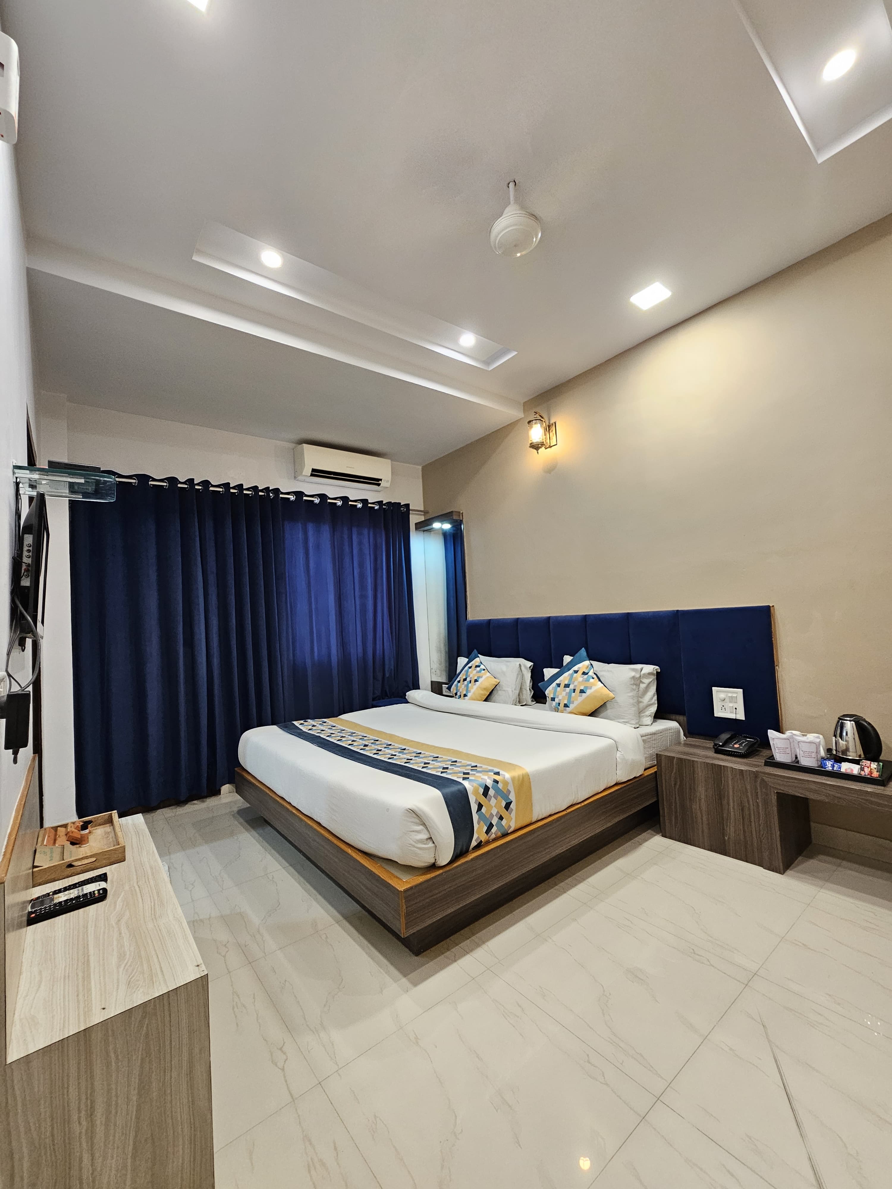 'The Sky Comfort Hotel Brahm Sambandh - Tap to explore photos