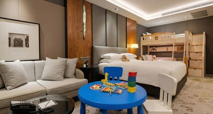 Hyatt Regency Bangkok Sukhumvit Room Type - Family Deluxe Room, 1 King Bed + 1 Bunk Bed Hyatt Regency Bangkok Sukhumvit Room Type - Family Deluxe Room, 1 King Bed + 1 Bunk Bed