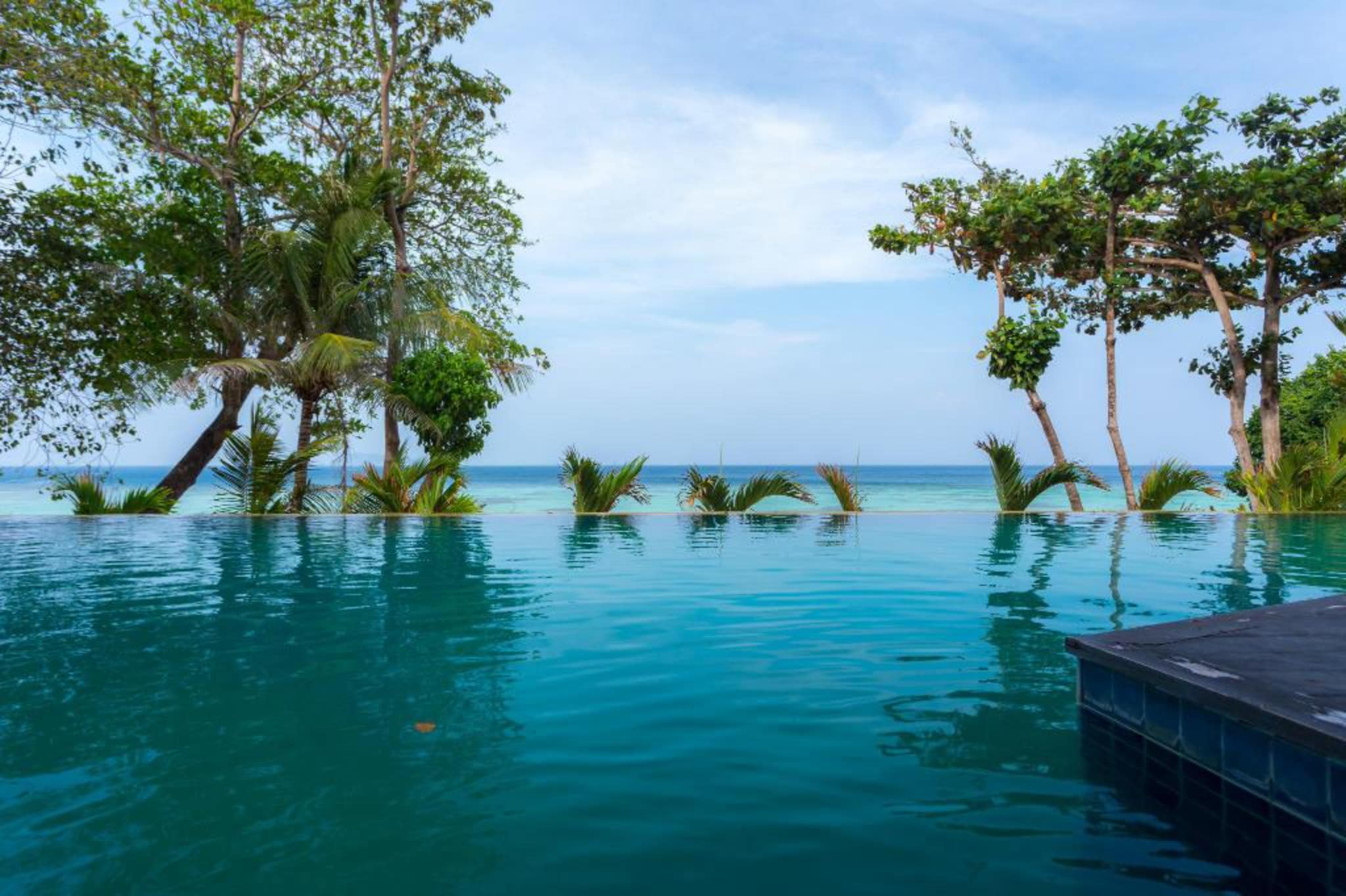 Phi Phi Holiday Resort - Tap to explore photos