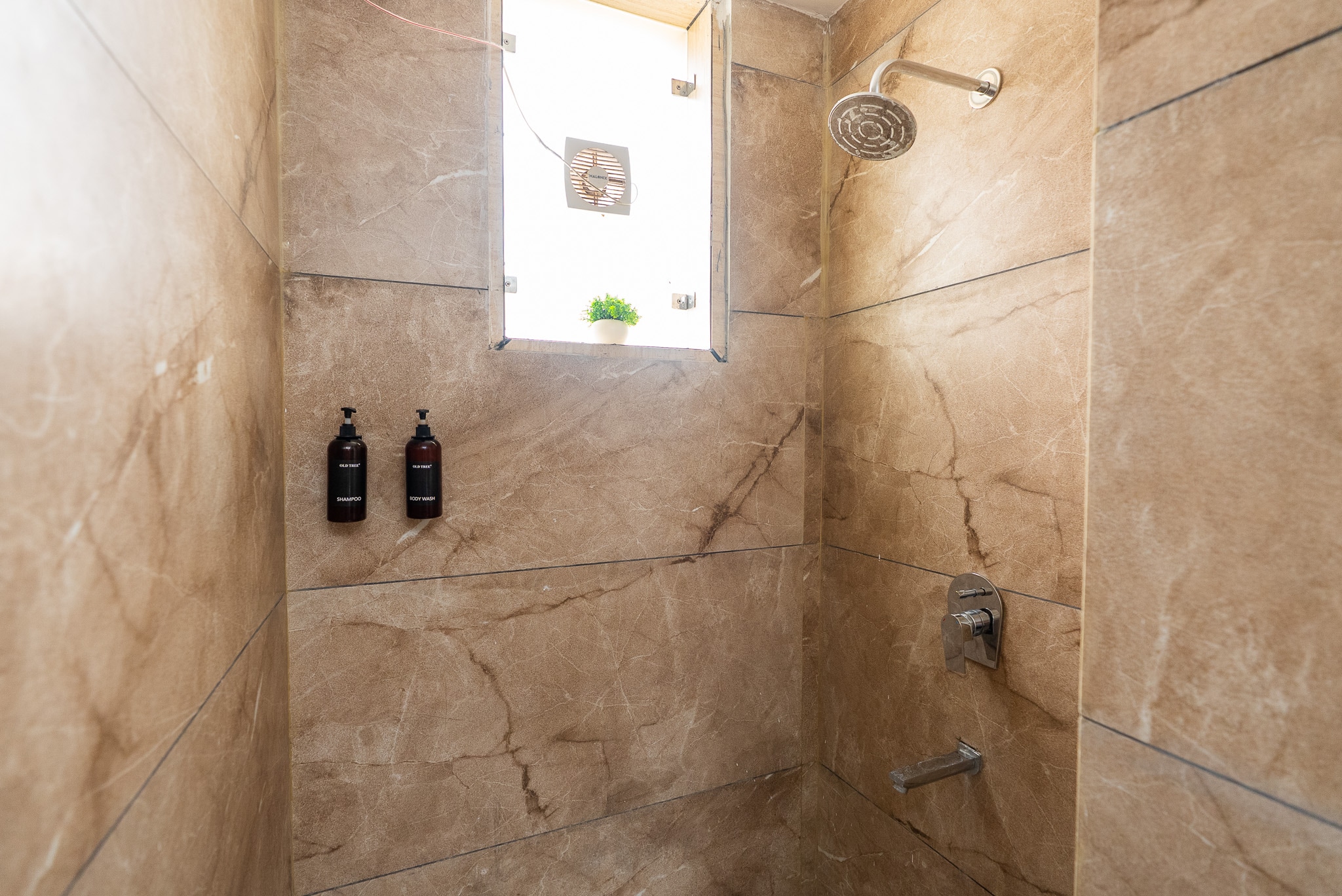 Lotus&Lenin: 1bhk tapovan - Tap to explore photos