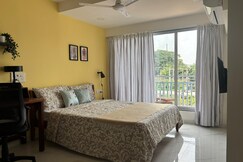 Cozy Stylish Studio Home In Khar Tulip 2