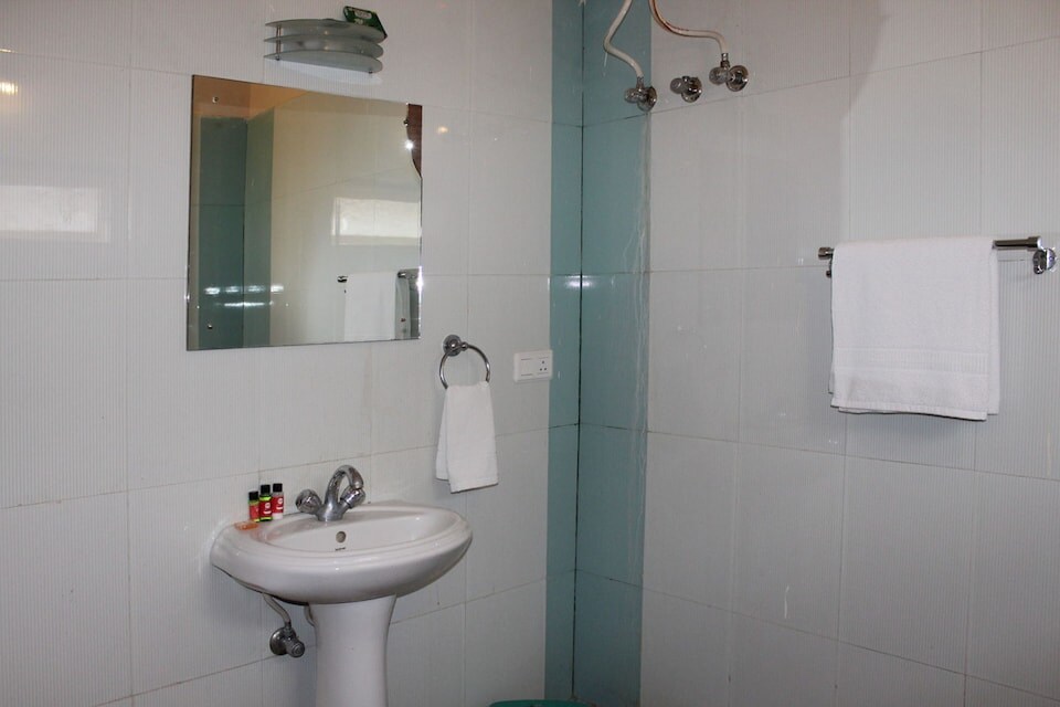 Rosewood Villa Home Stay - Tap to explore photos