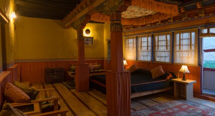 Stok Palace Heritage Room Type - Heritage Suite (with Balcony)