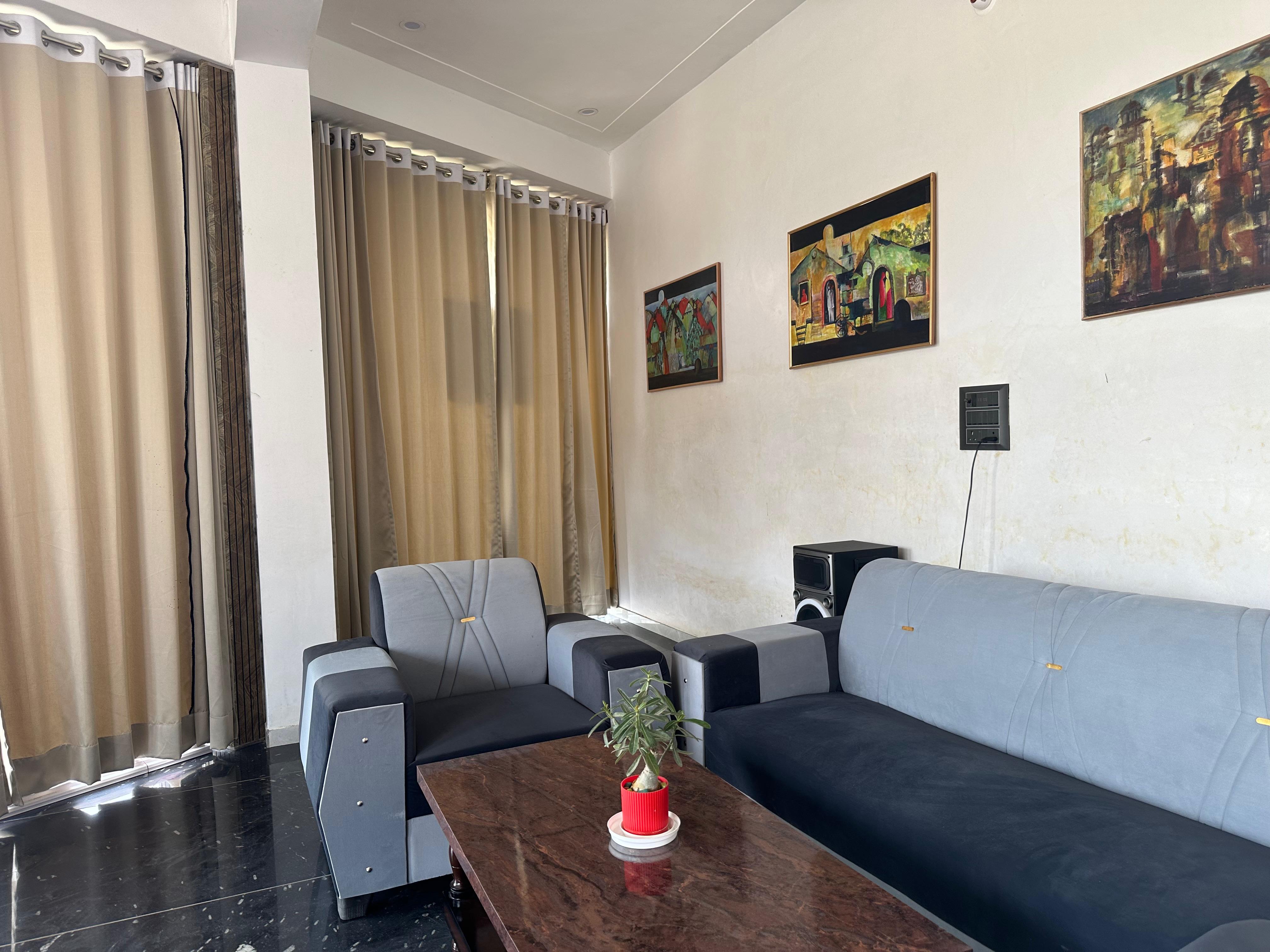 Hotel Shree Niwara - Tap to explore photos