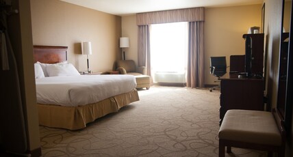 Holiday Inn Express Hotels & Suites Mountain Home Room Type - 1 King Bed Suite Comm Access Roll Shower