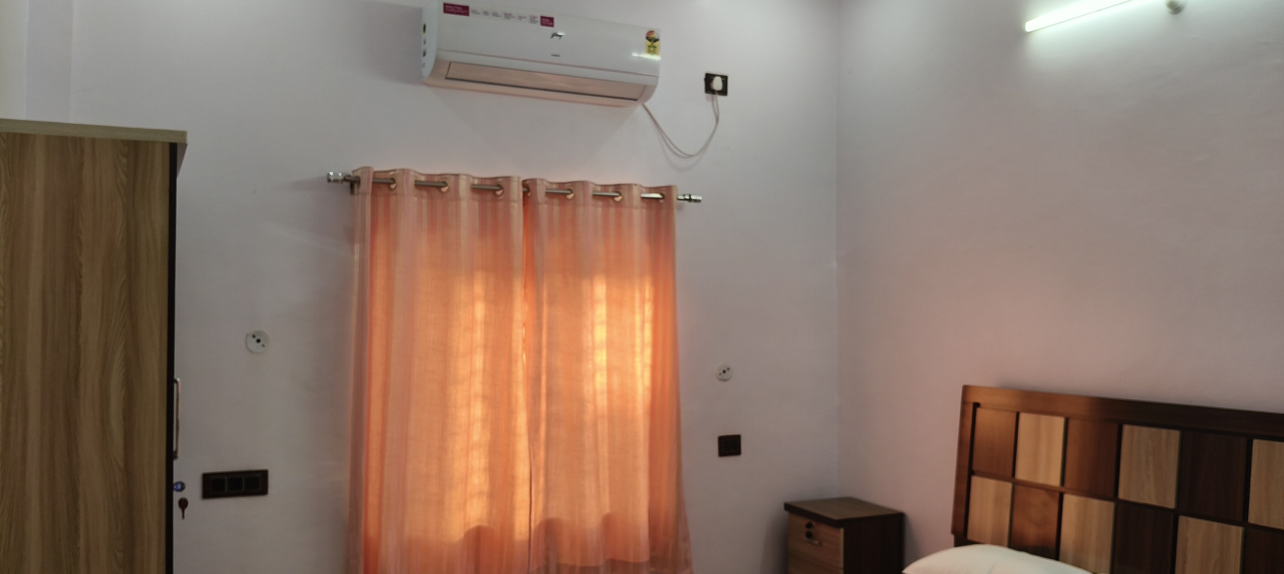 Mahakal Guest House - Tap to explore photos