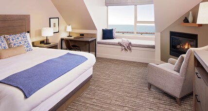 Chrysalis Inn & Spa Bellingham, Curio Collection by Hilton Room Type - 1KING DLX RM FULL BAY VIEW