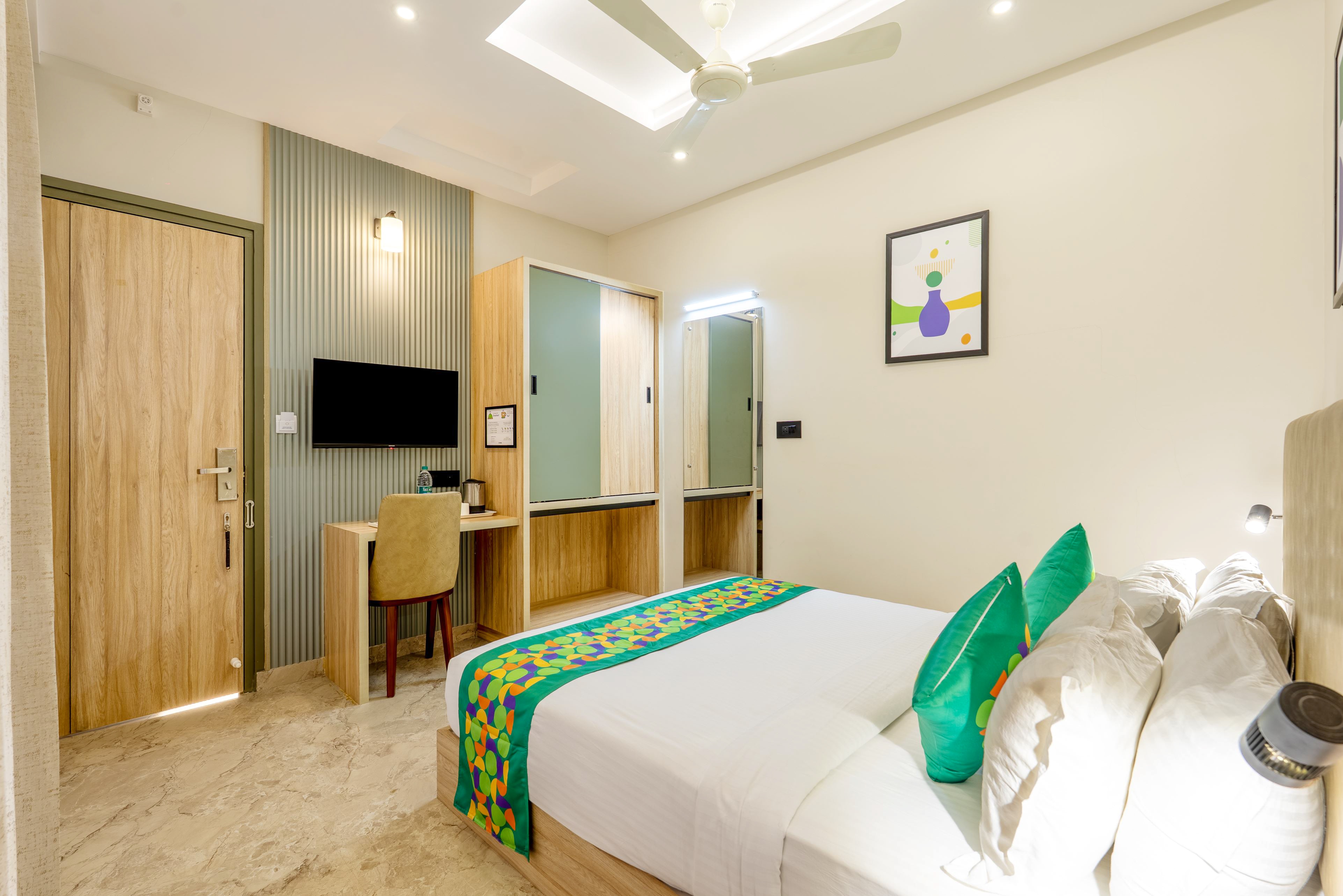 Treebo Deluxe Inn, Chromepet - Tap to explore photos