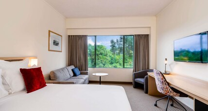 Novotel Rotorua Lakeside Room Type - City View King Room