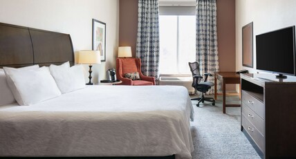 HILTON GARDEN INN MANHATTAN Room Type - 1KNG MOB HEARING ACC W TUB