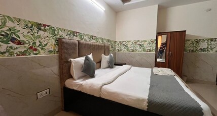Smart Stay Malviya Nagar Room Type - Standard AcRoom