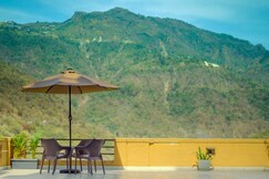 Aloha on the Ganga Almost Heaven Terrace Apartment 116