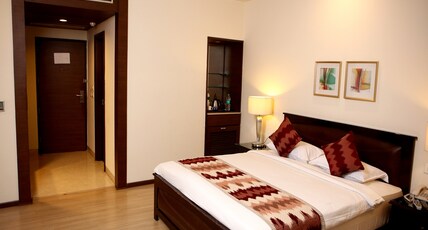 Hotel M1 Room Type - Executive Room - Twin Bed