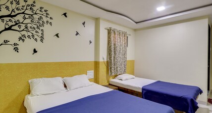 NEW SHRINIWAS LODGING AND BOARDING HOUSE Room Type - Deluxe Triple Room
