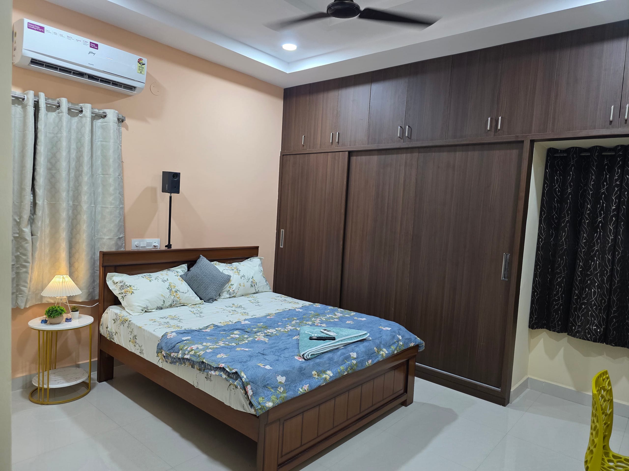 VK Homestays Modern 2BHK with Projector OTT - Tap to explore photos