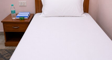 Hotel Akshni Palace Room Type - Single Non AC Hotel Akshni Palace Room Type - Single Non AC