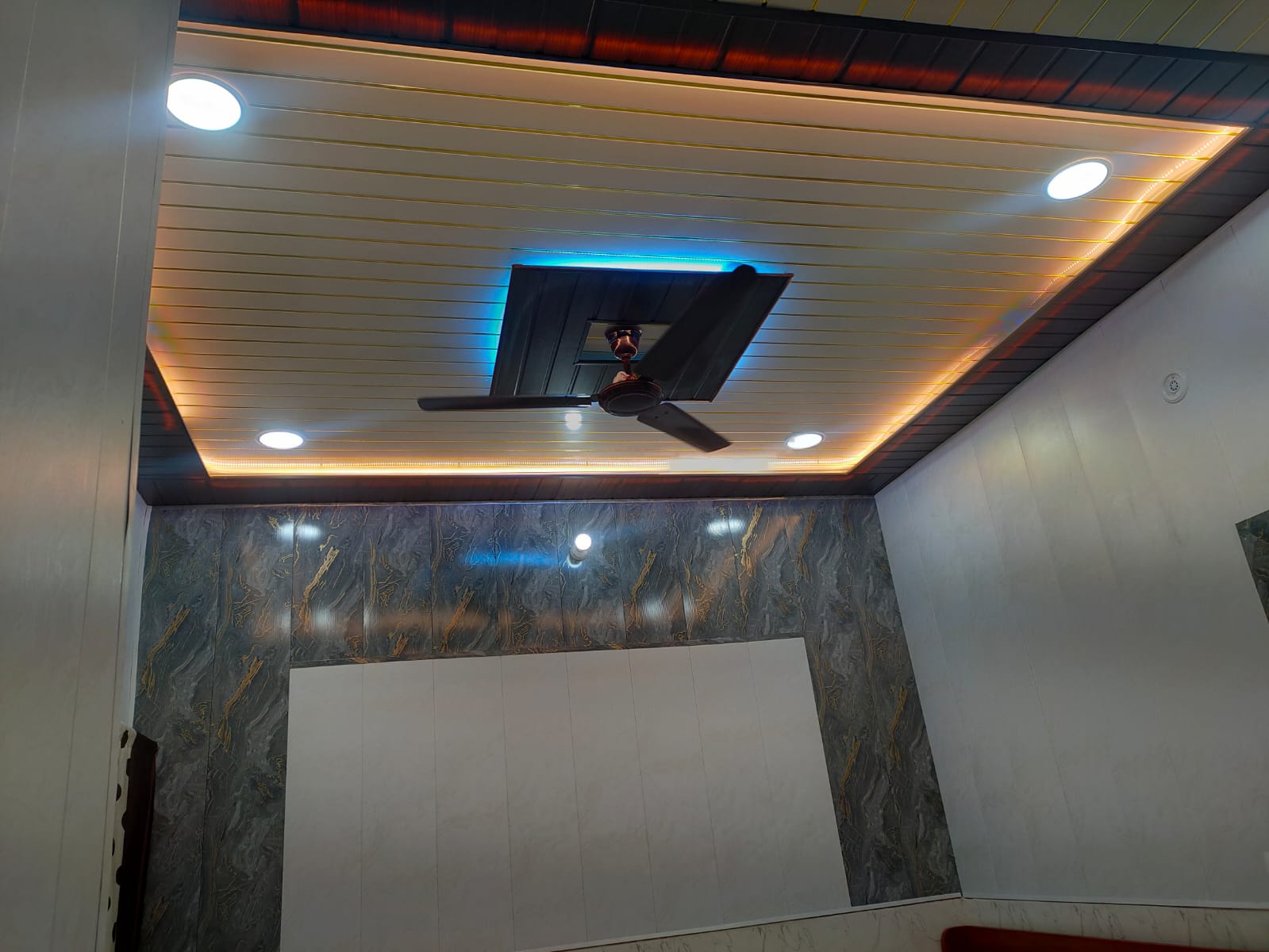 SHRI SITARAM GUEST HOUSE - Tap to explore photos
