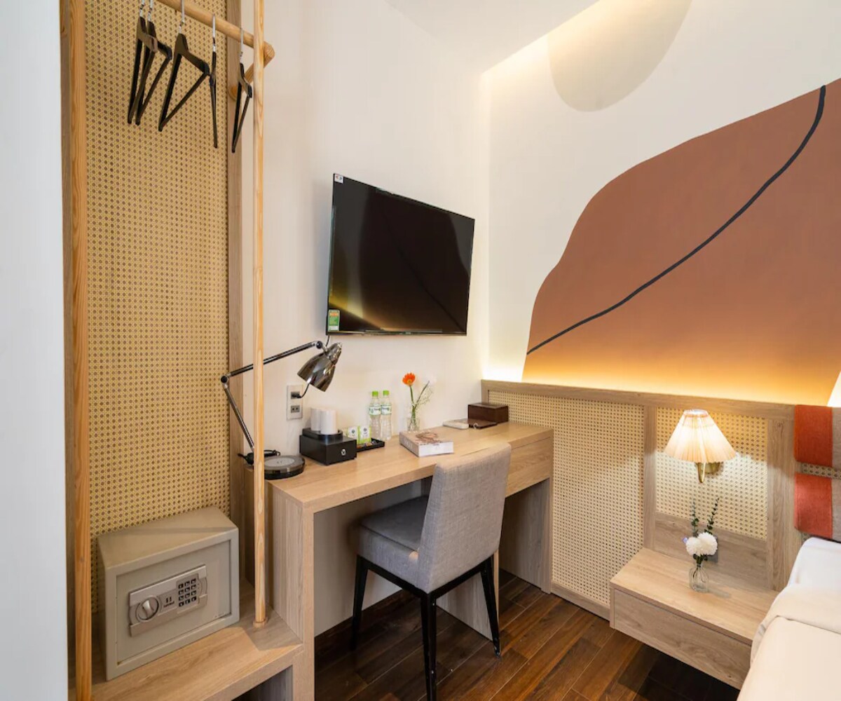 Nicecy Hotel - Le Lai Street - Tap to explore photos