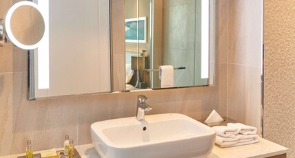 Doubletree by Hilton Perth Northbridge Room Type - TWIN DELUXE PANORAMIC VW