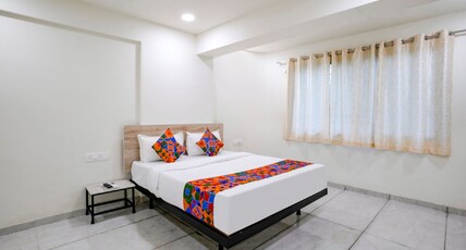 Hotel Bhakti-Inn Room Type - Deluxe Room