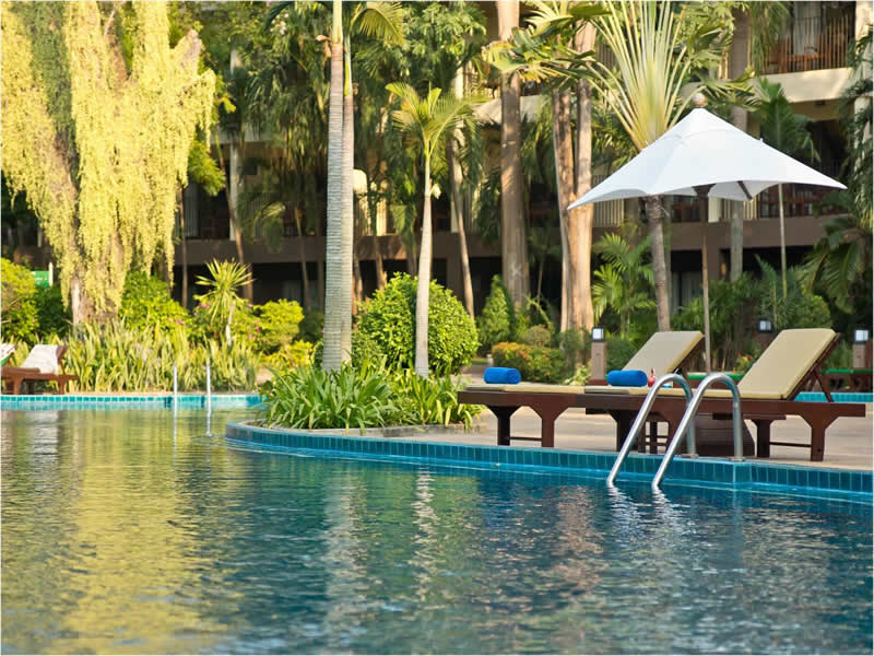 The Green Park Resort - Tap to explore photos