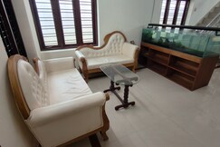 Cozy individual house near Airport by SimonS
