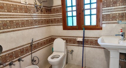 Sweet Home Apartments (New) just 6 km / dal lake Room Type - Bedroom 2