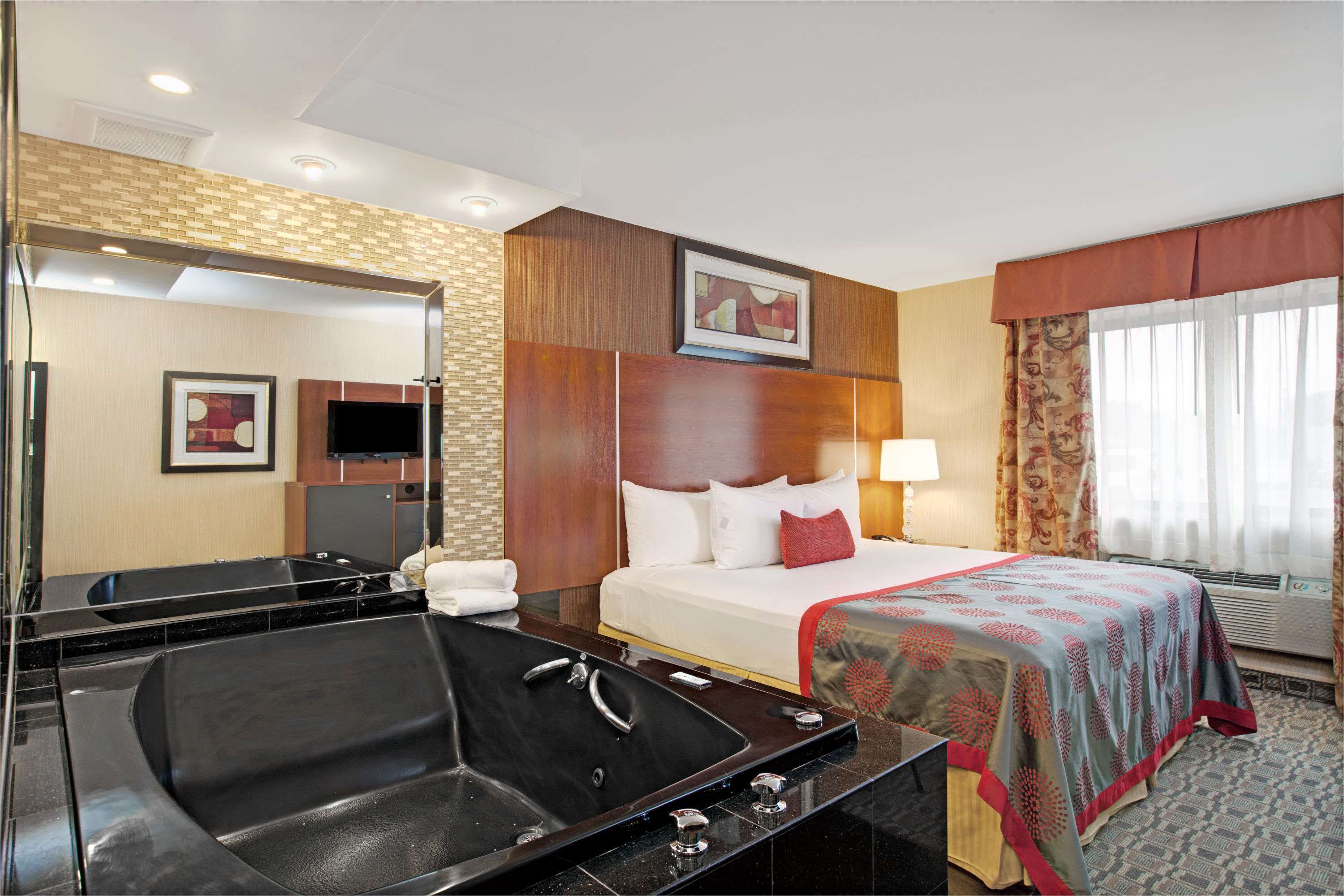 Ramada by Wyndham Staten Island - Tap to explore photos