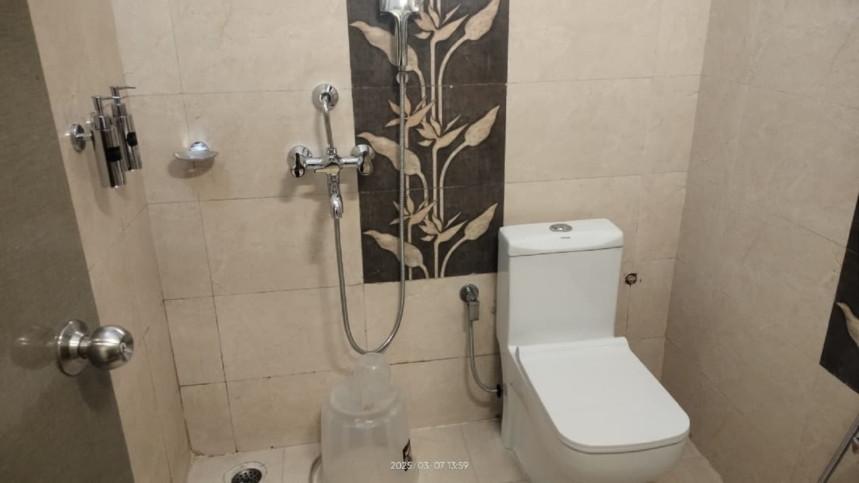 Geet Guest House and Restaurant - Tap to explore photos