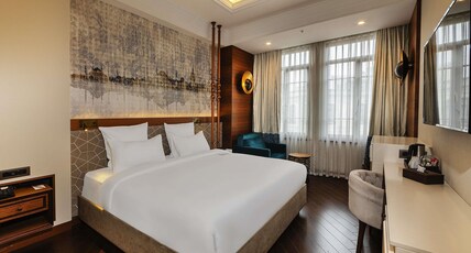 Mercure Istanbul Sirkeci Room Type - Deluxe Room with 1 Kingsize and Sofa Beds